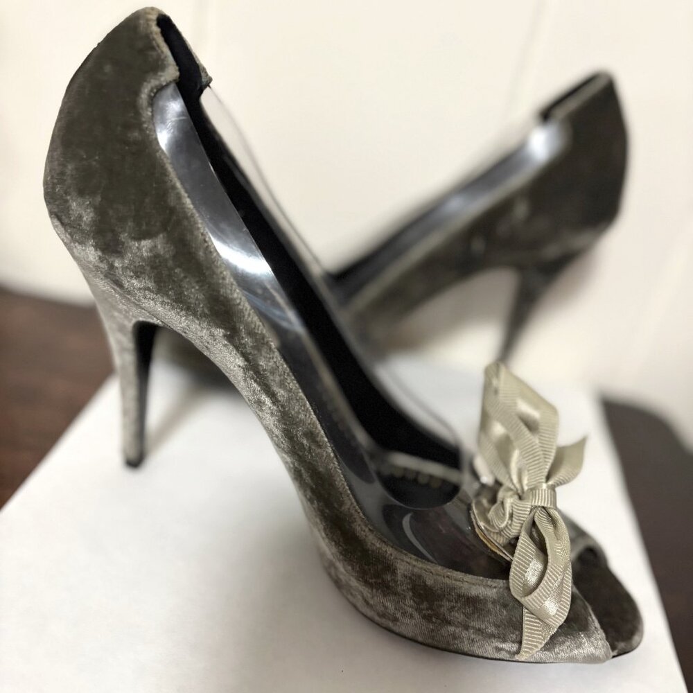 Stella McCartney olive green velvet heels with bow 38 (size 7/7.5)